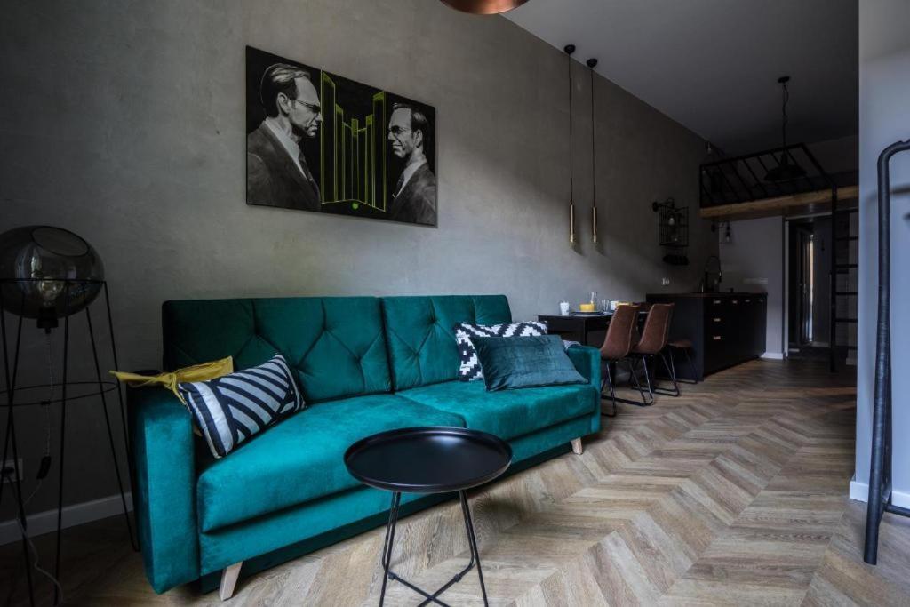 Urban Chic -2 - Praga Polnoc - - Zabkowska